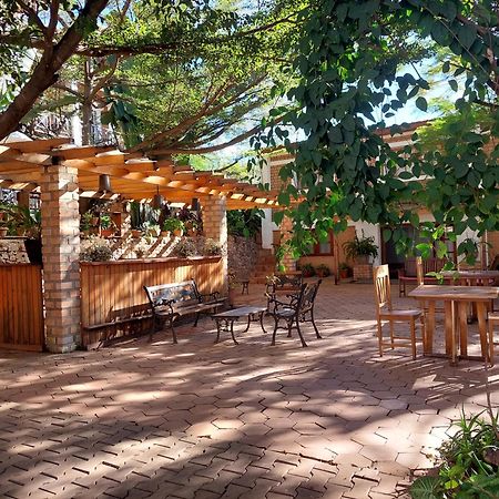 Island Continent Hotel Ivato  ภายนอก รูปภาพ