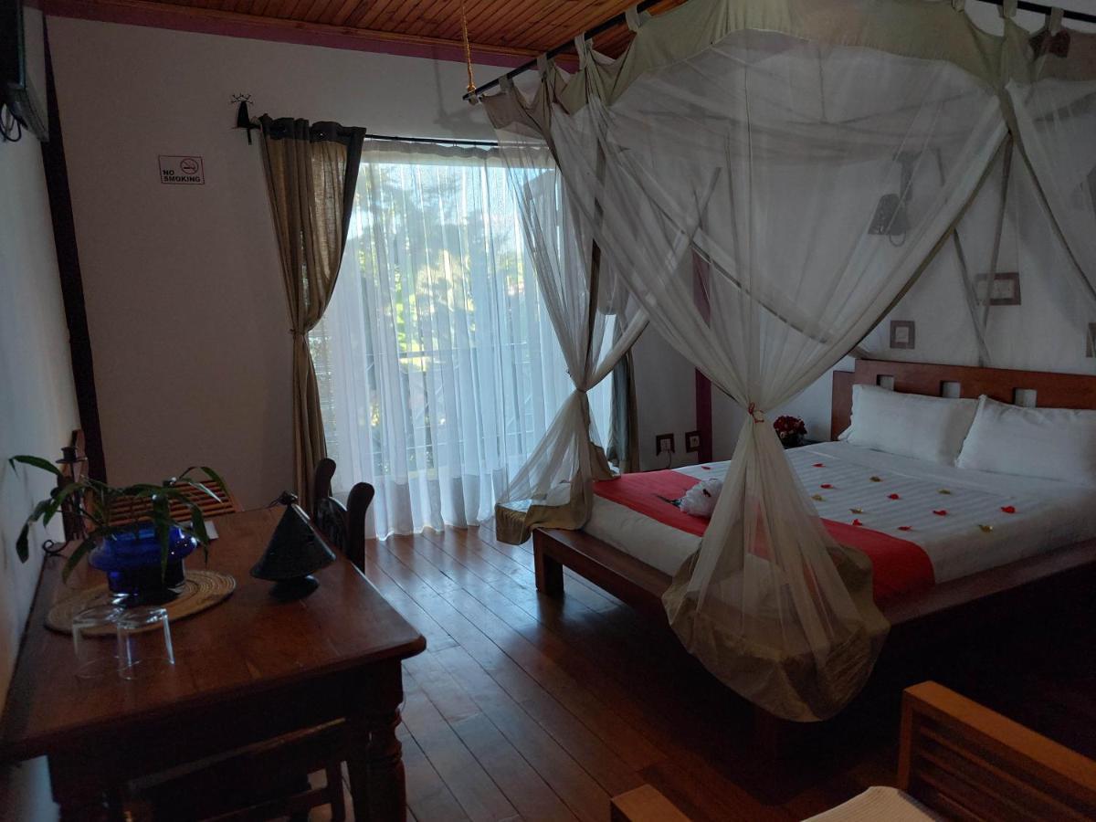 Island Continent Hotel Ivato  ภายนอก รูปภาพ